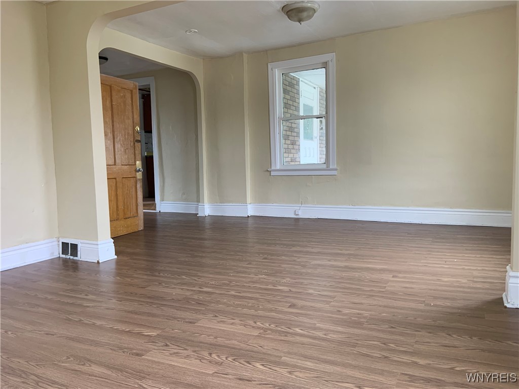 49 Newburgh Avenue Buffalo, NY 14211 - Photo 11 of 31