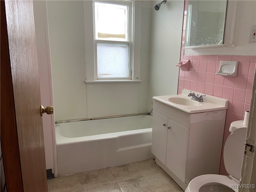 49 Newburgh Avenue Buffalo, NY 14211 - Photo 14 of 31