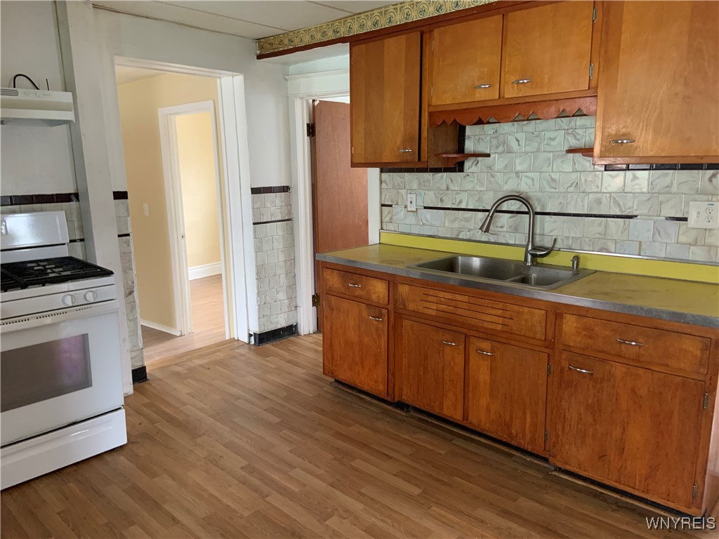 49 Newburgh Avenue Buffalo, NY 14211 - Photo 15 of 31