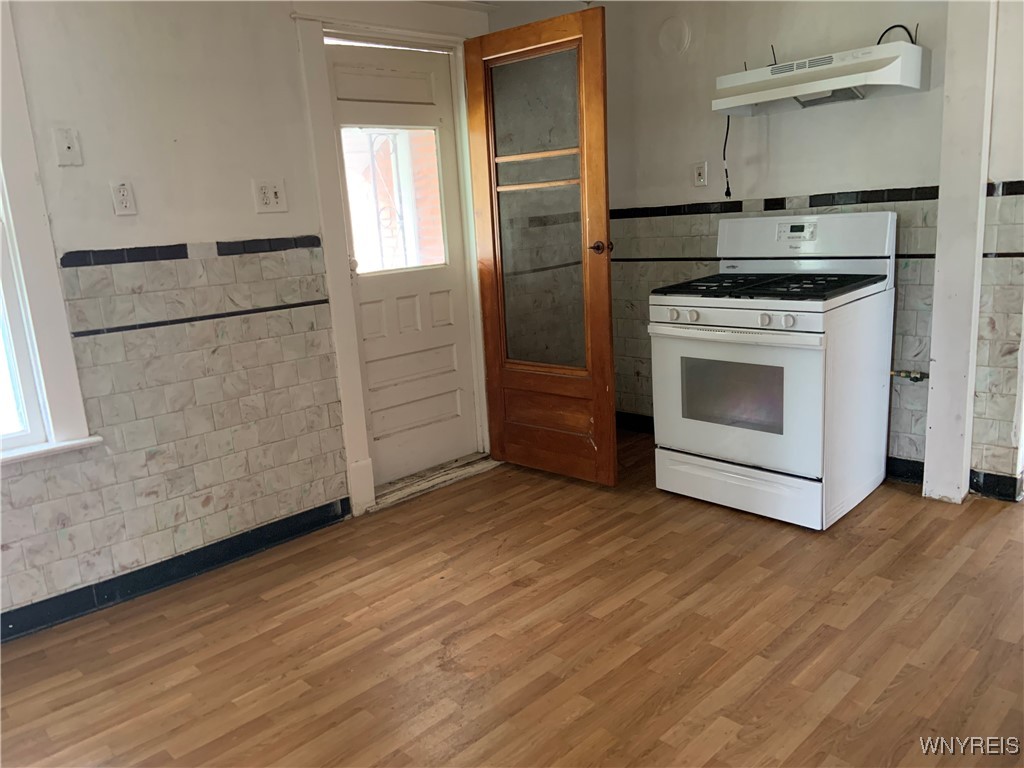 49 Newburgh Avenue Buffalo, NY 14211 - Photo 16 of 31