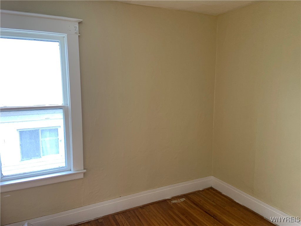 49 Newburgh Avenue Buffalo, NY 14211 - Photo 17 of 31