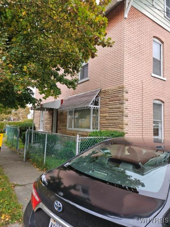 49 Newburgh Avenue Buffalo, NY 14211 - Photo 4 of 31