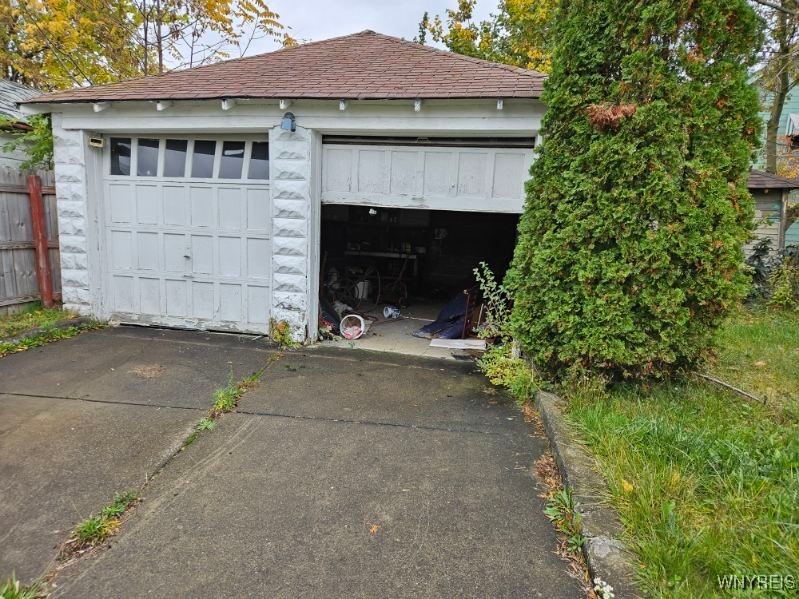 49 Newburgh Avenue Buffalo, NY 14211 - Photo 9 of 31