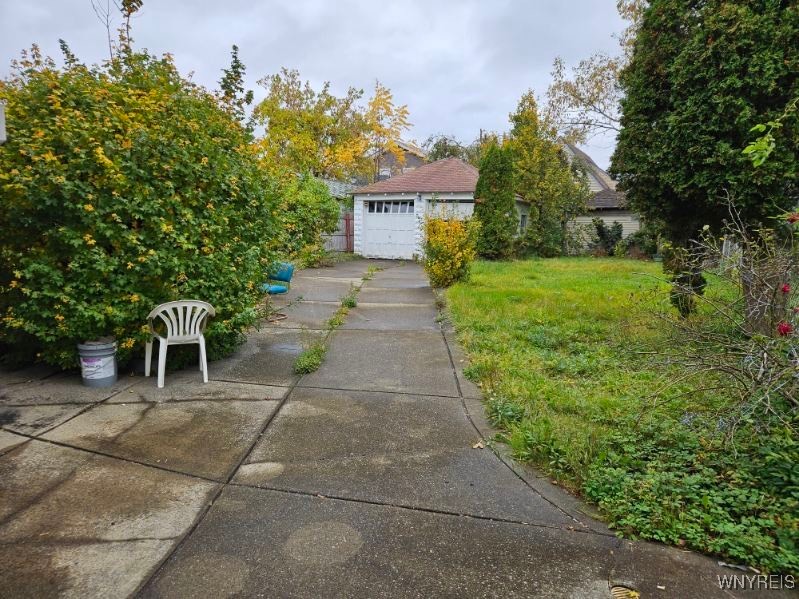 49 Newburgh Avenue Buffalo, NY 14211 - Photo 10 of 31