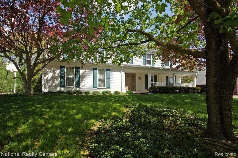 35930 Fredericksburg Road Farmington, MI 48331 - Photo 1 of 22 DSC07257.JPG