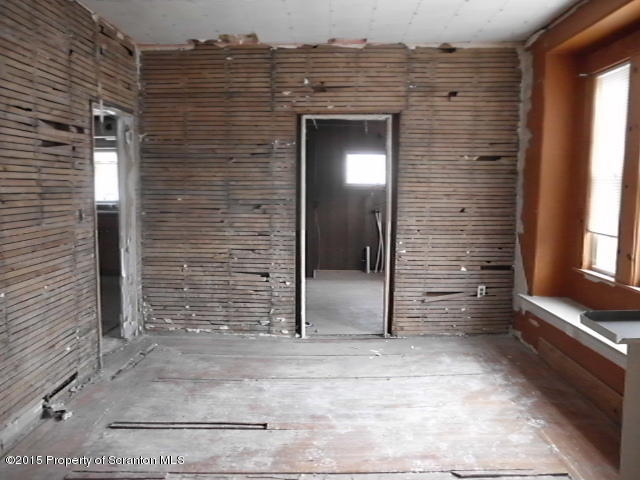 139 Spring Street Carbondale, PA 18407 - Photo 5 of 25 a view of door