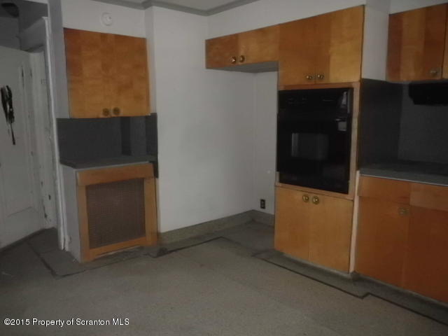 139 Spring Street Carbondale, PA 18407 - Photo 9 of 25