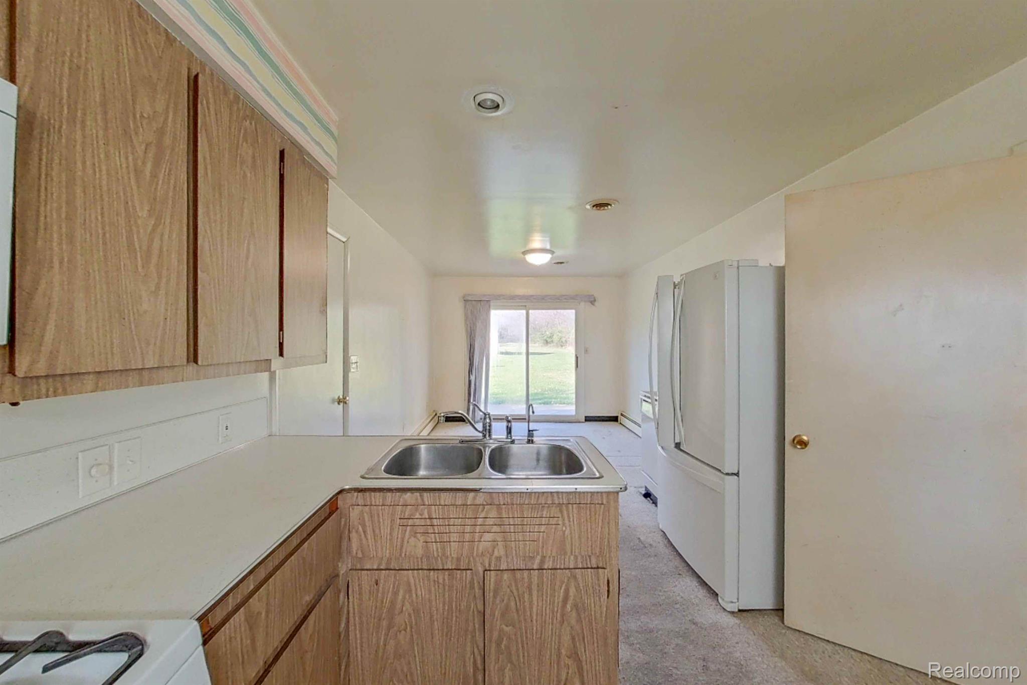 237 Elms Road Flushing, MI 48433 - Photo 12 of 69 Kitchen & Dining Room View