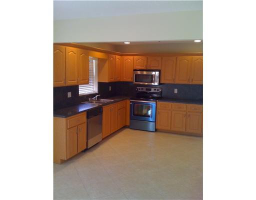 8912 Southwest 18th Road Boca Raton, FL 33433 - Photo 2 of 12 Kitchen