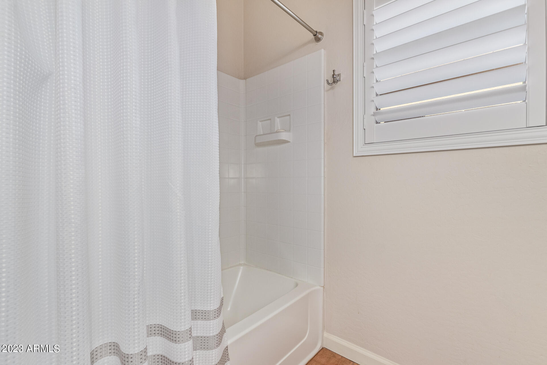 2792 East Superior Road San Tan Valley, AZ 85143 - Photo 17 of 30 Tub/Shower Combo