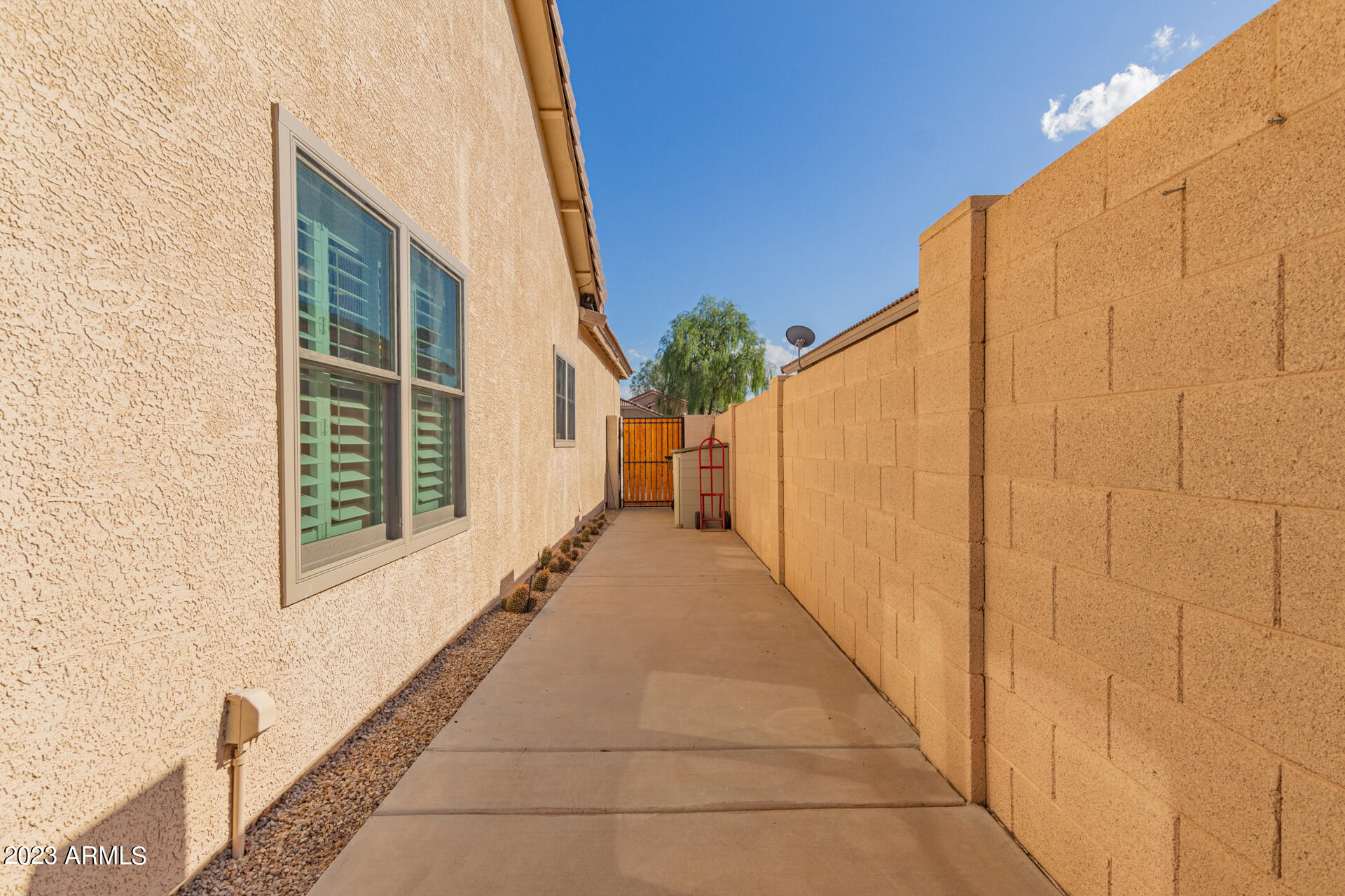 2792 East Superior Road San Tan Valley, AZ 85143 - Photo 20 of 30 Finished Side Yard