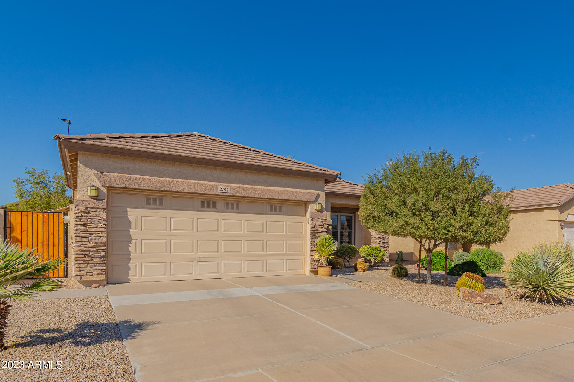 2792 East Superior Road San Tan Valley, AZ 85143 - Photo 3 of 30 Well Manicured