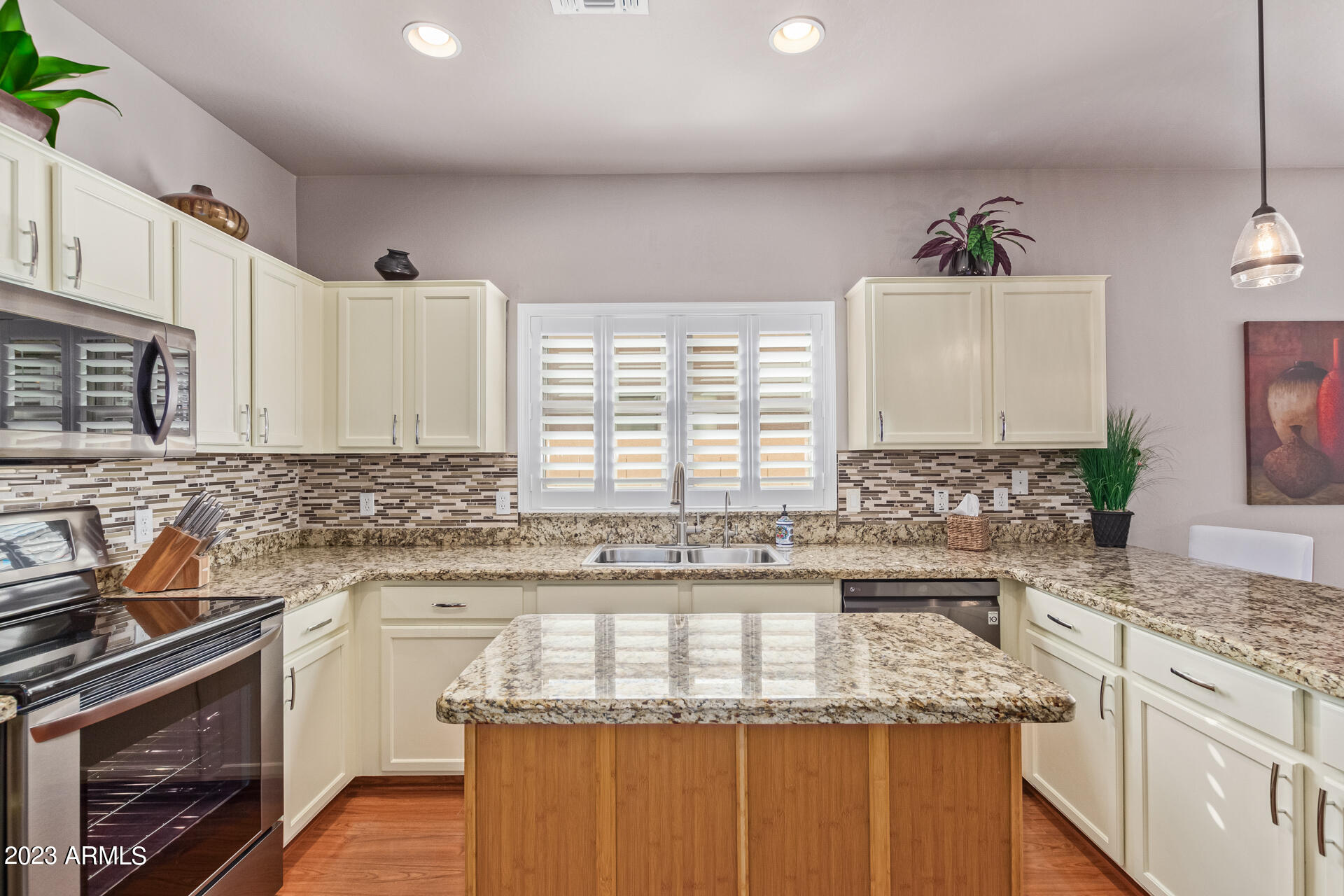 2792 East Superior Road San Tan Valley, AZ 85143 - Photo 7 of 30 Granite Counters