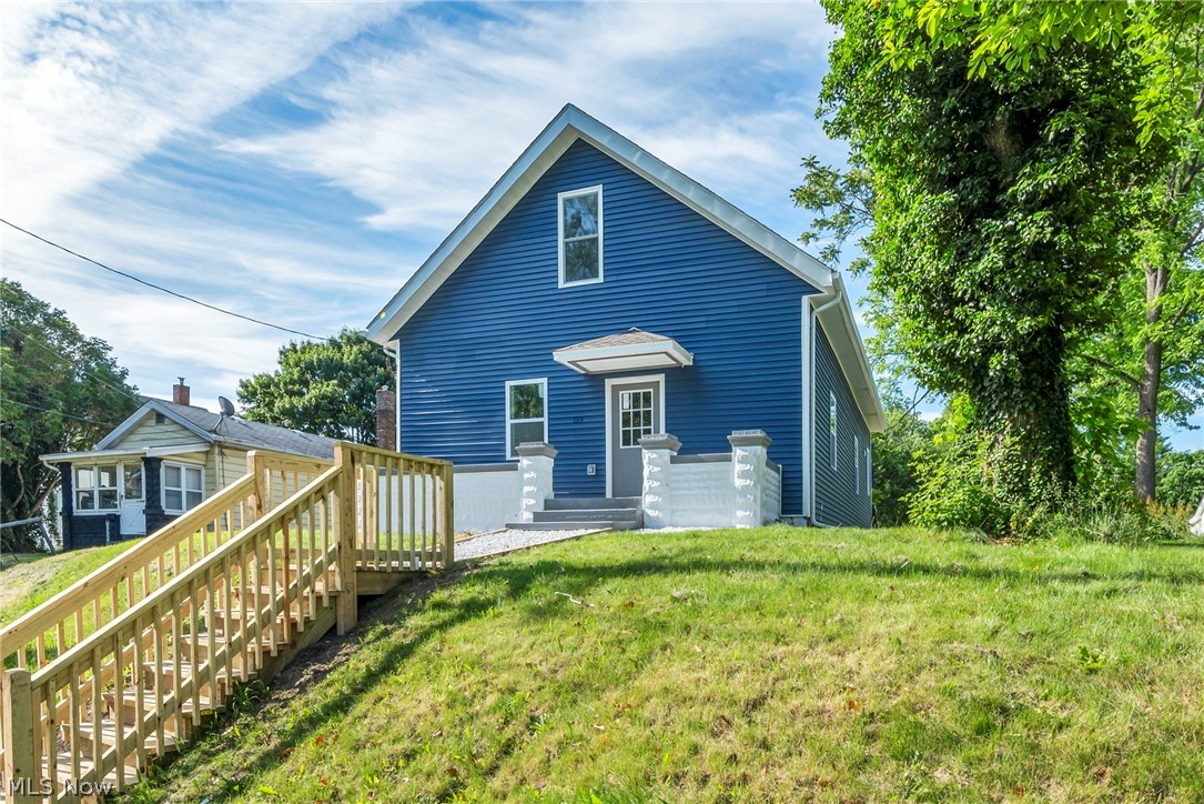1319 Walnut Road Southeast Massillon, OH 44646 - Photo 4 of 38