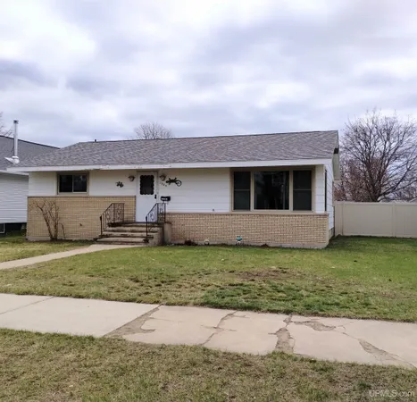 $144,900 | 1305 Michigan Avenue, Gladstone, MI 49837