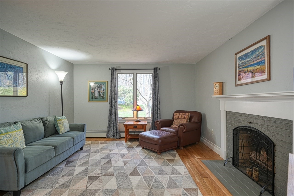 166 Willow Gate Rise Holliston, MA 01746 - Photo 13 of 42 Gallery Image 13