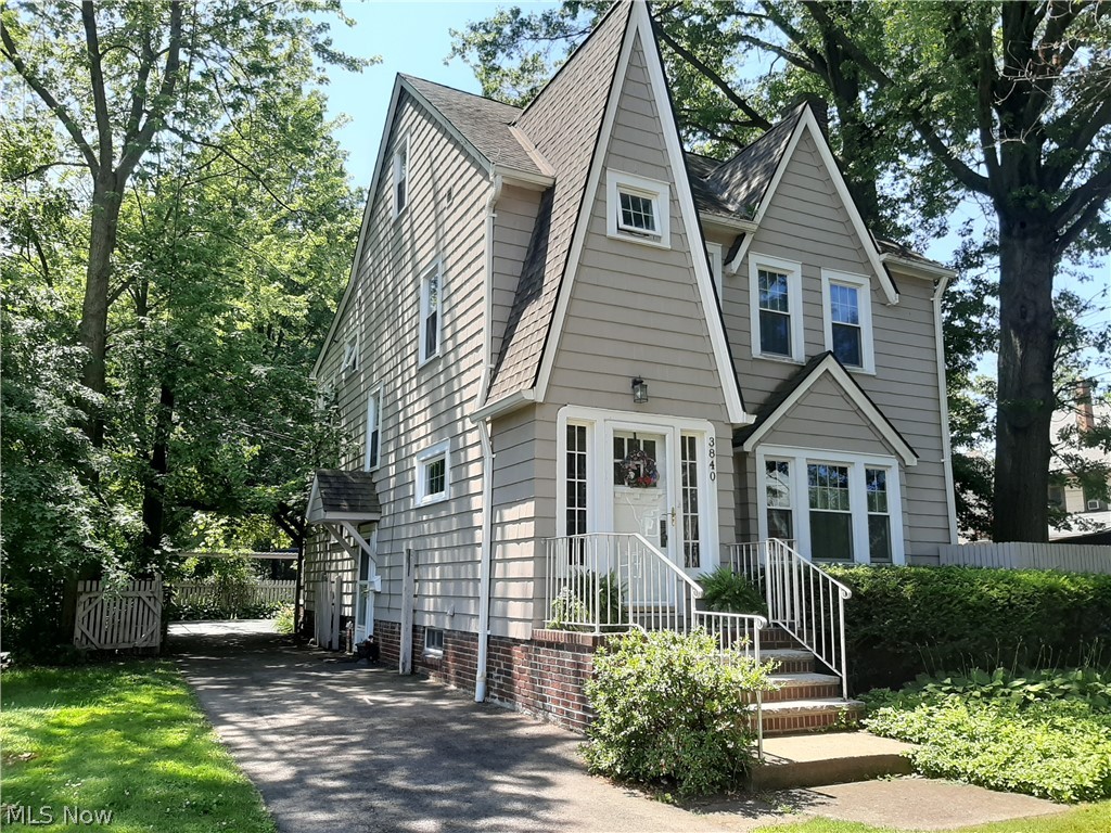 3840 Northampton Road Cleveland Heights, OH 44121 - Photo 2 of 27