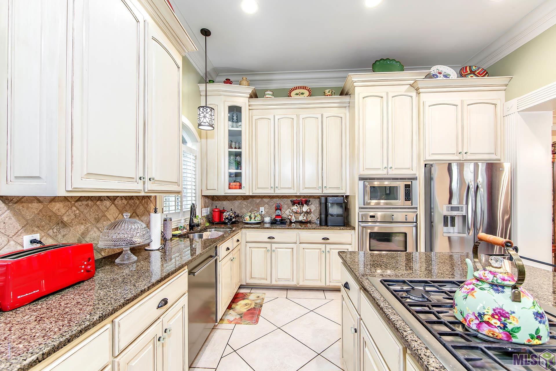 157 Regal Row Houma, LA 70360 - Photo 11 of 31