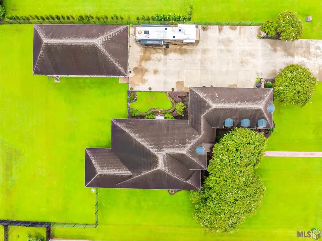 $1,001,500 | 157 Regal Row, Houma, LA 70360