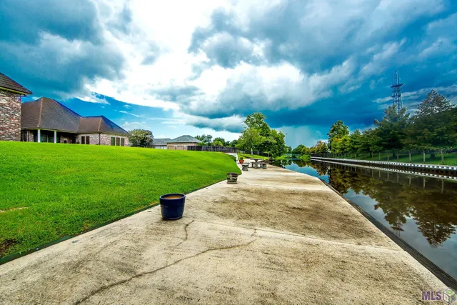 $1,001,500 | 157 Regal Row, Houma, LA 70360