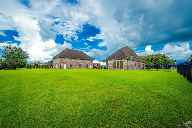 $1,001,500 | 157 Regal Row, Houma, LA 70360