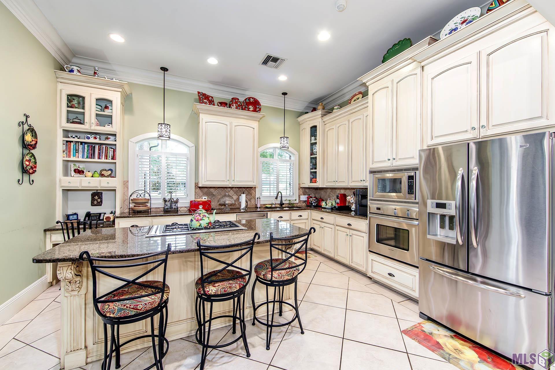 157 Regal Row Houma, LA 70360 - Photo 10 of 31