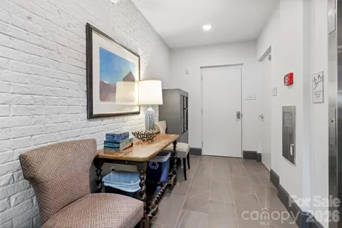 $1,300,000 | 2251 Selwyn Avenue, Unit 102, Charlotte, NC 28207