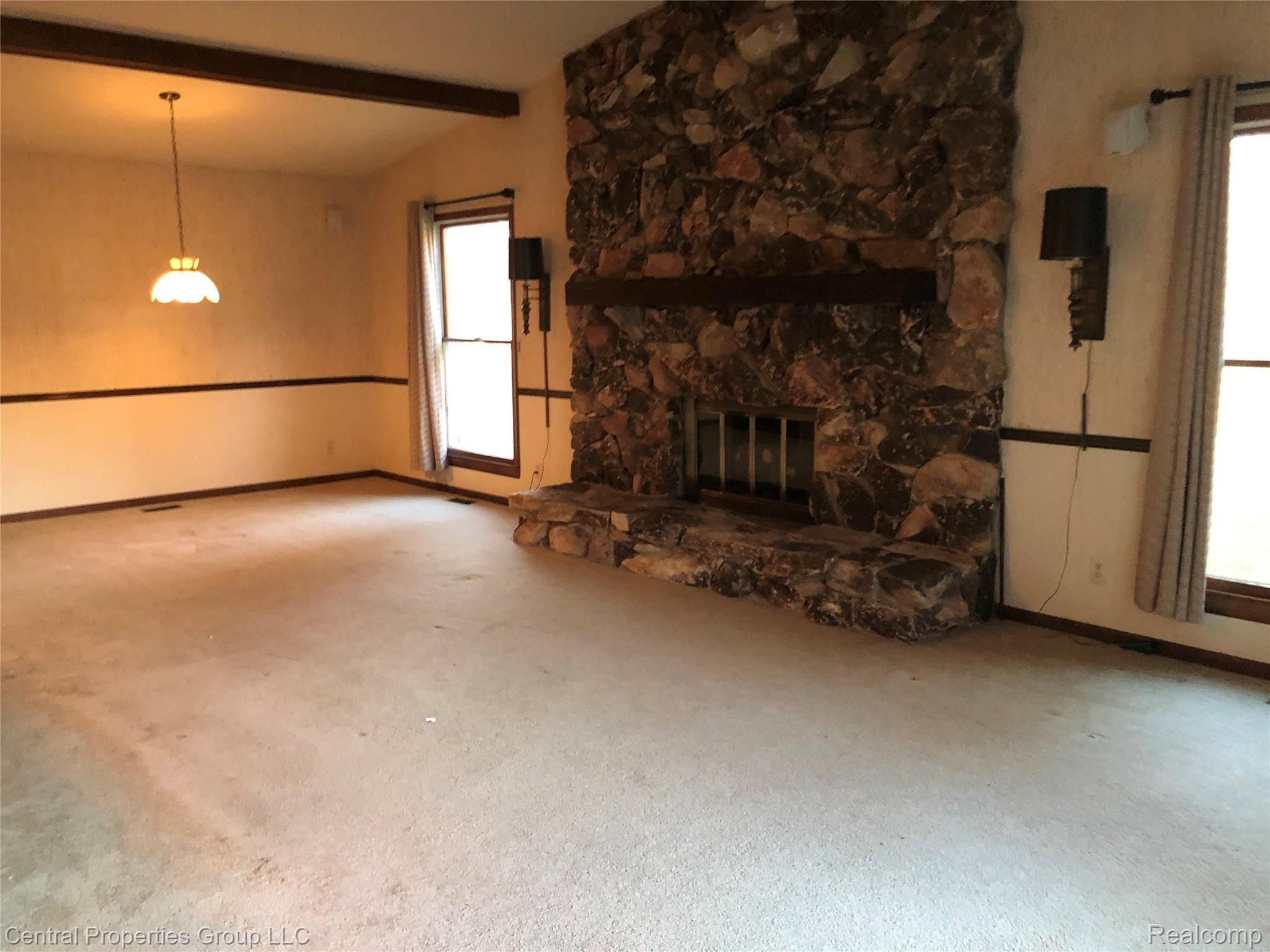1944 North Kilburn Road Rochester, MI 48306 - Photo 29 of 62 2020-03-10 18.56