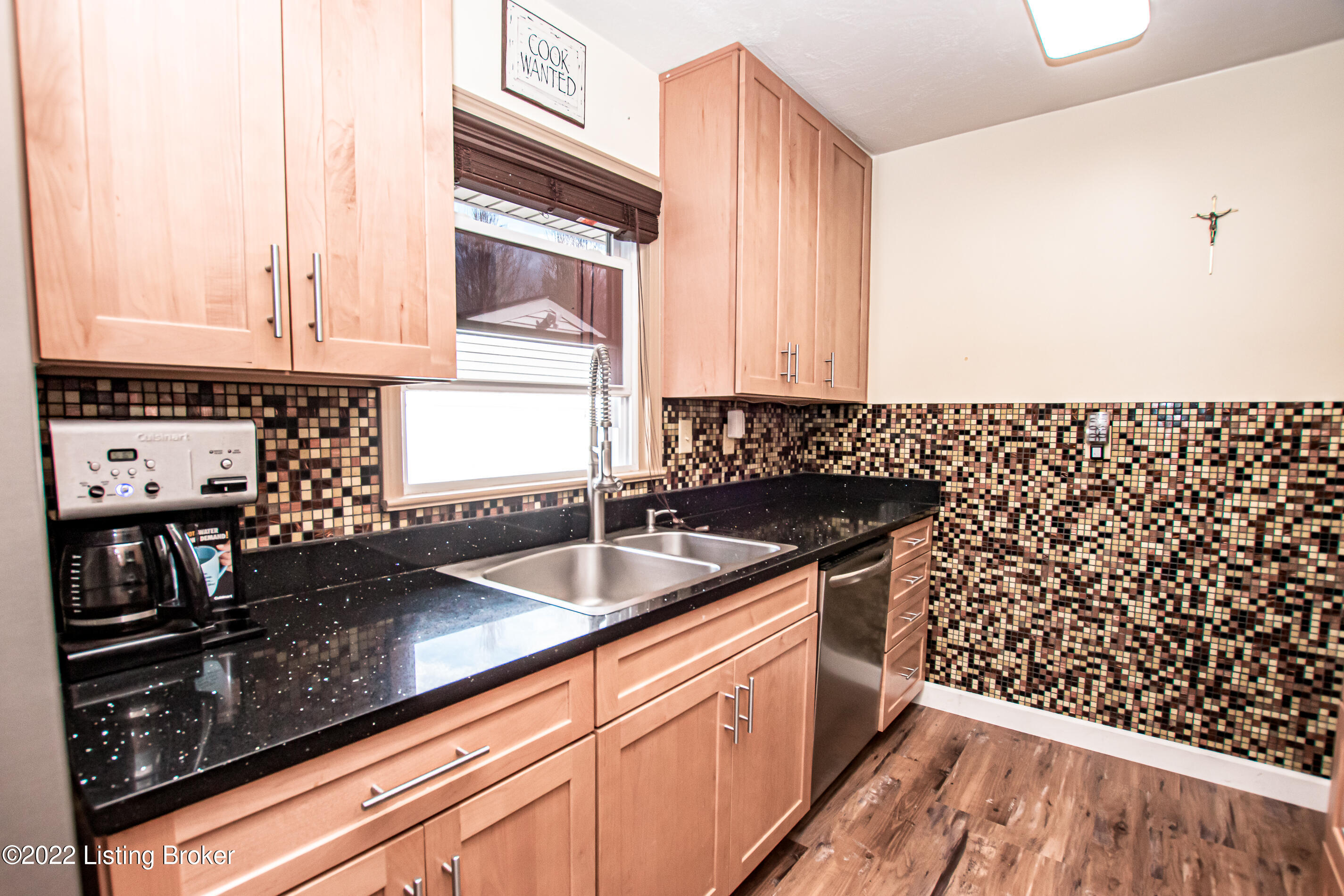6305 Hunters Grove Road Louisville, KY 40216 - Photo 9 of 46 6305 Hunters Grove Rd-17