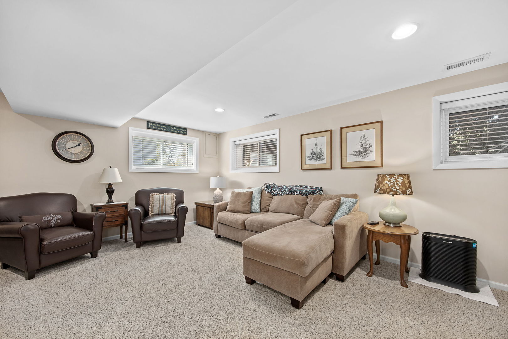 723 Inverness Road Lisle, IL 60532 - Photo 20 of 40 a living room with furniture