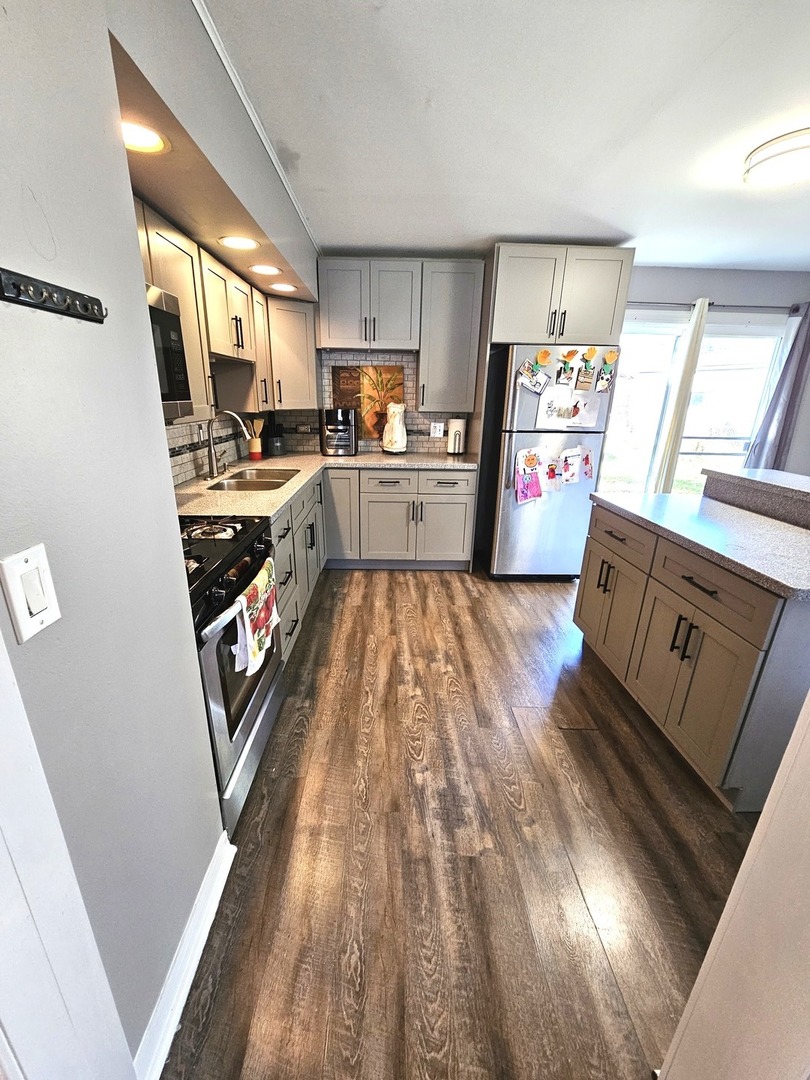 226 Nippert Avenue Romeoville, IL 60446 - Photo 6 of 18 Gallery Image 6