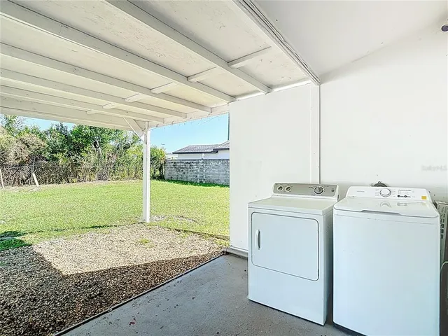 a view of utility room