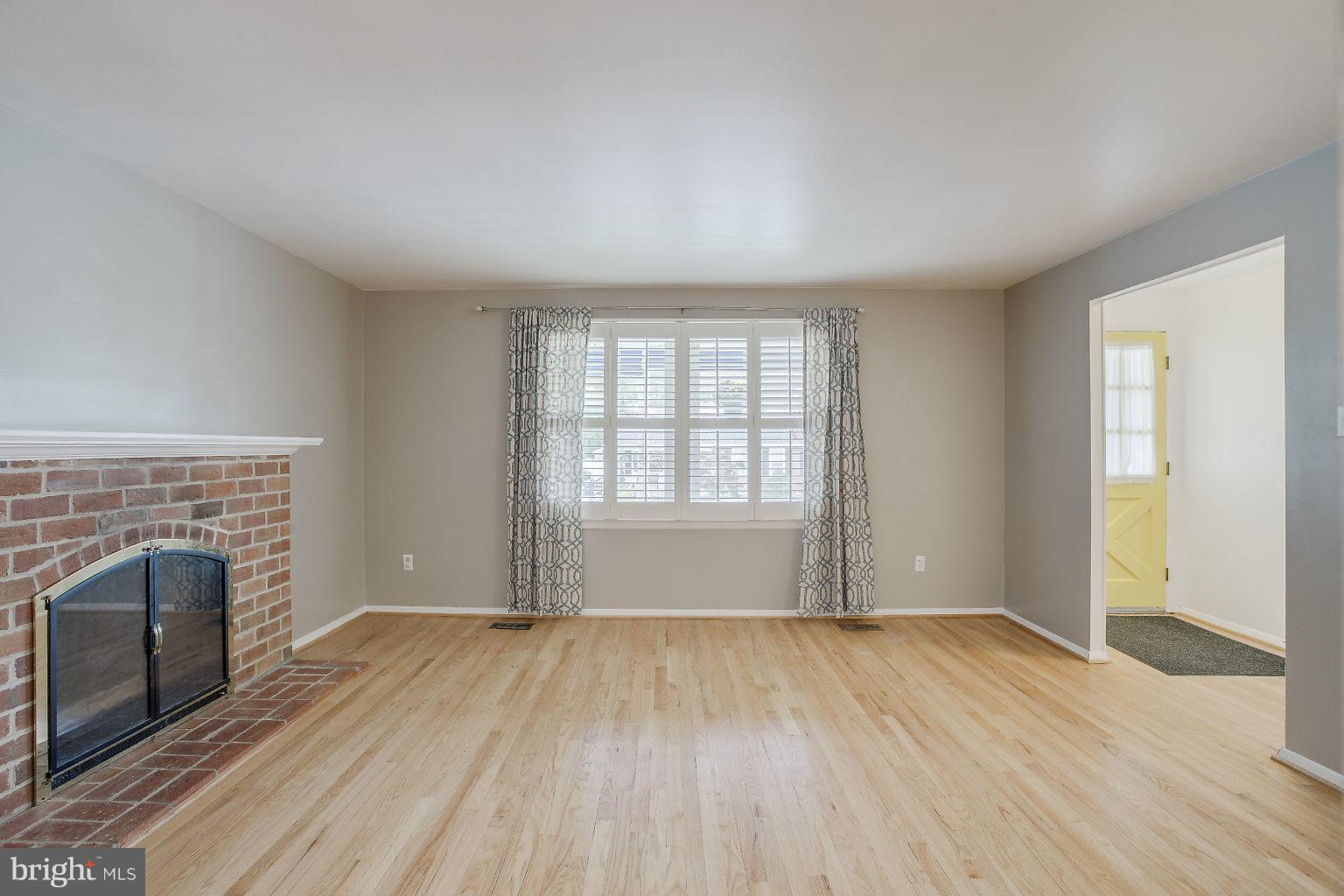 517 Bathurst Road Baltimore, MD 21228 - Photo 5 of 27 Beautiful hardwood floors