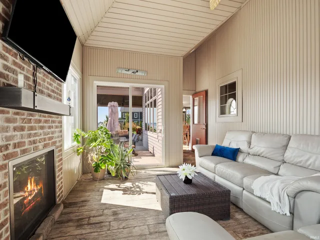 $1,750,000 | 8217 East Constitution Drive, Syracuse, IN 46567