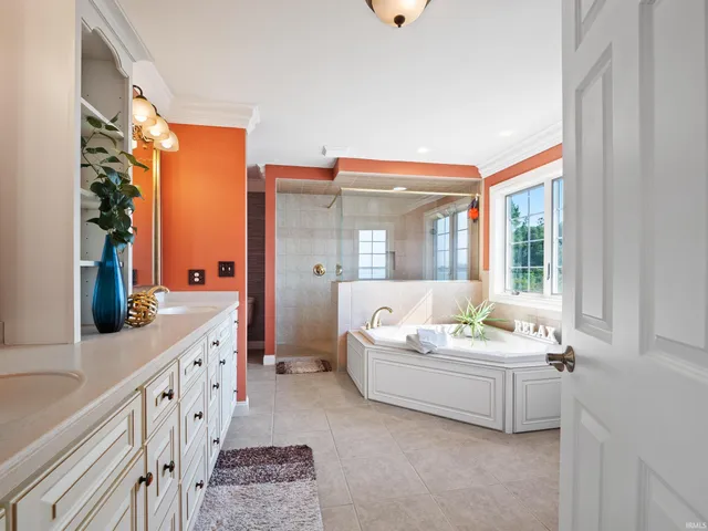 $1,750,000 | 8217 East Constitution Drive, Syracuse, IN 46567