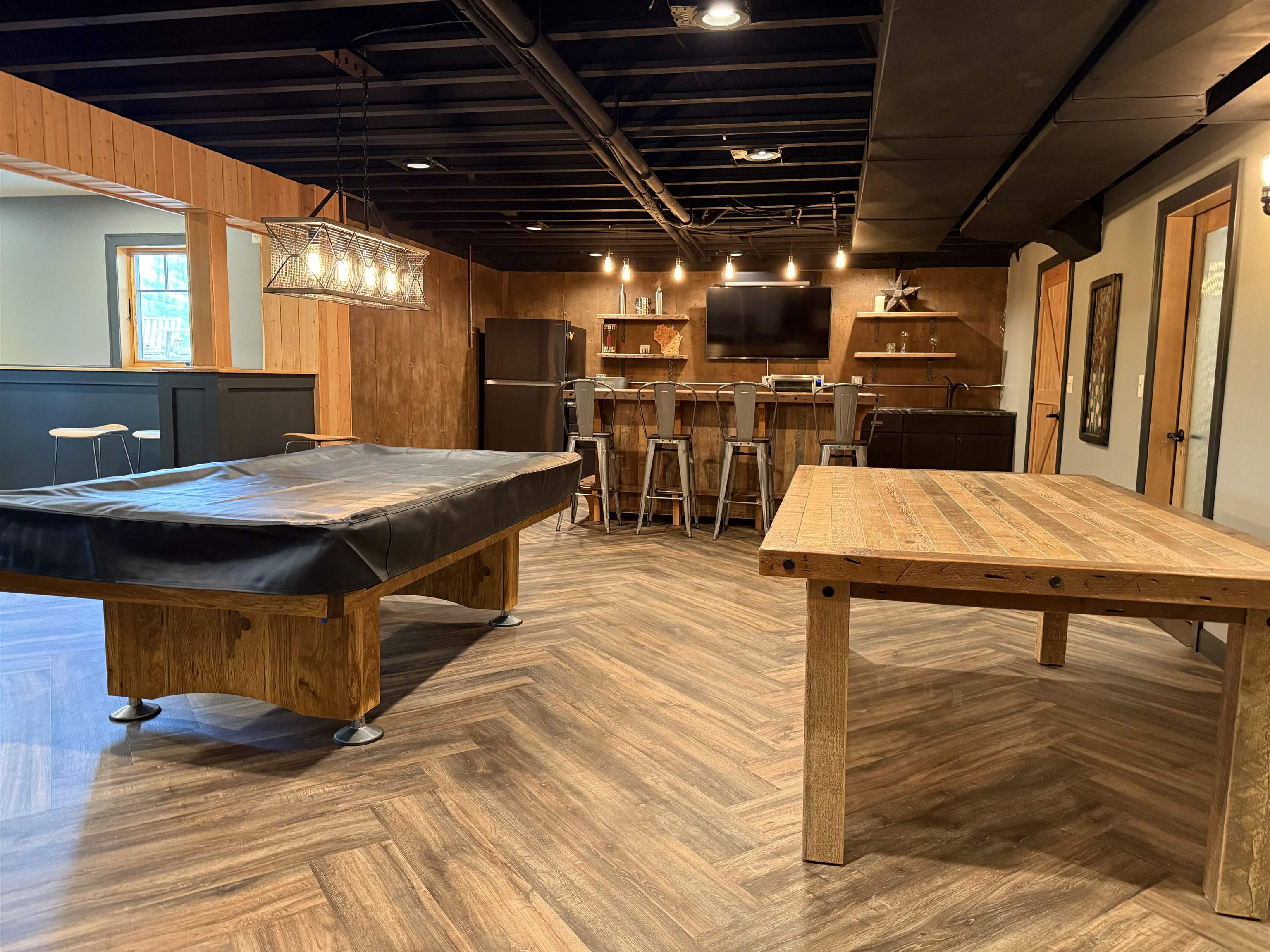 7432 Timber Ridge Road Roscoe, IL 61073 - Photo 15 of 17 a view of a kitchen with furniture and a kitchen