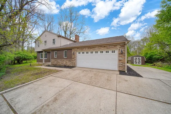 $335,000 | 2755 Robinson Road, Jackson, MI 49203