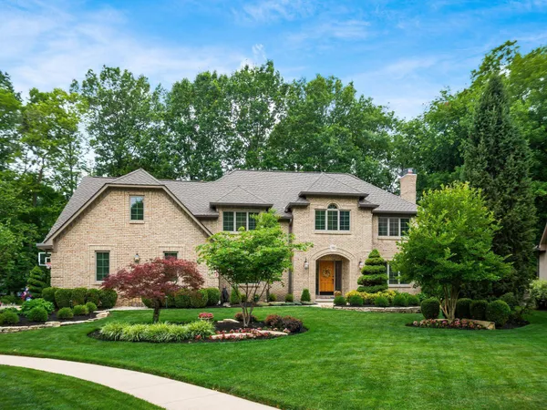 $950,000 | 7083 Oakstream Court, Columbus, OH 43235