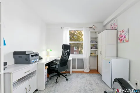 $3,495 | 71 Strawberry Hill Avenue, Unit 305, Stamford, CT 06902