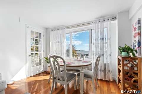 $3,395 | 71 Strawberry Hill Avenue, Unit 305, Stamford, CT 06902