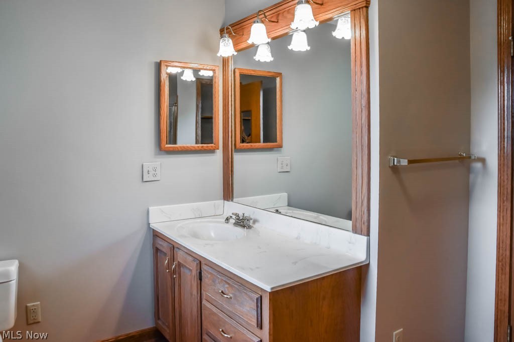 306 Everhard Road Southwest North Canton, OH 44709 - Photo 16 of 35 Full bath upstairs.
