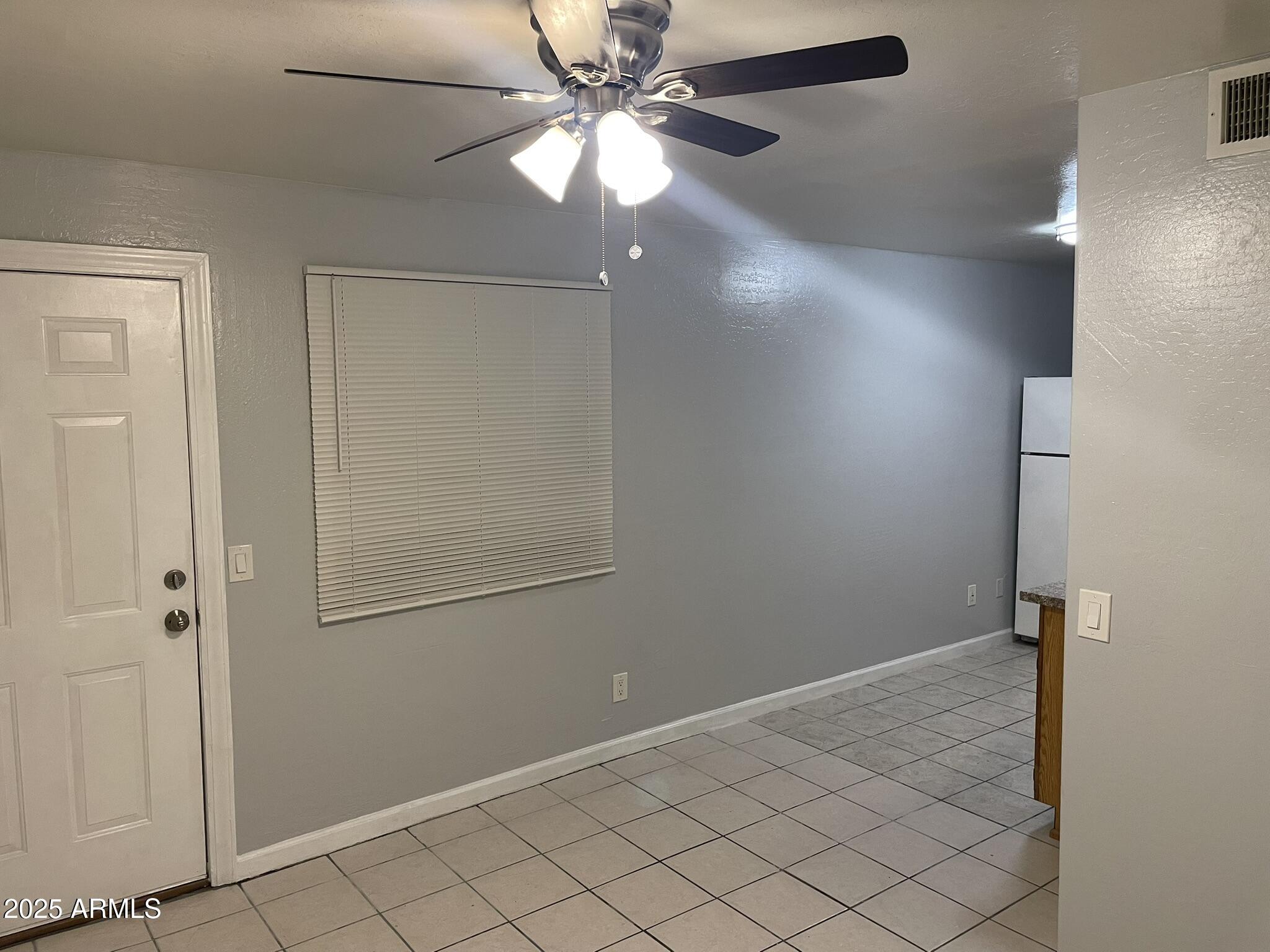 602 East Townley Avenue, Unit 305 Phoenix, AZ 85020 - Photo 4 of 21 a view of an empty room