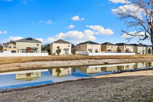 $229,900 | 1919 Greenwood Valley Drive, Plant City, FL 33563