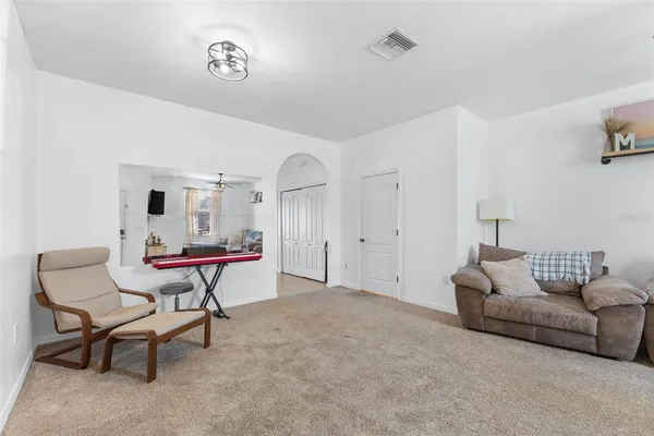 $229,900 | 1919 Greenwood Valley Drive, Plant City, FL 33563