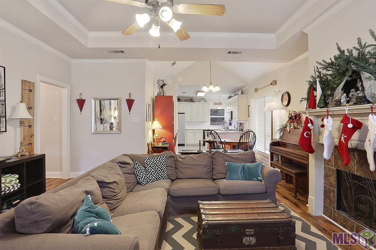2007 Hunters Trail Drive Baton Rouge, LA 70816 - Photo 2 of 12 Living Room