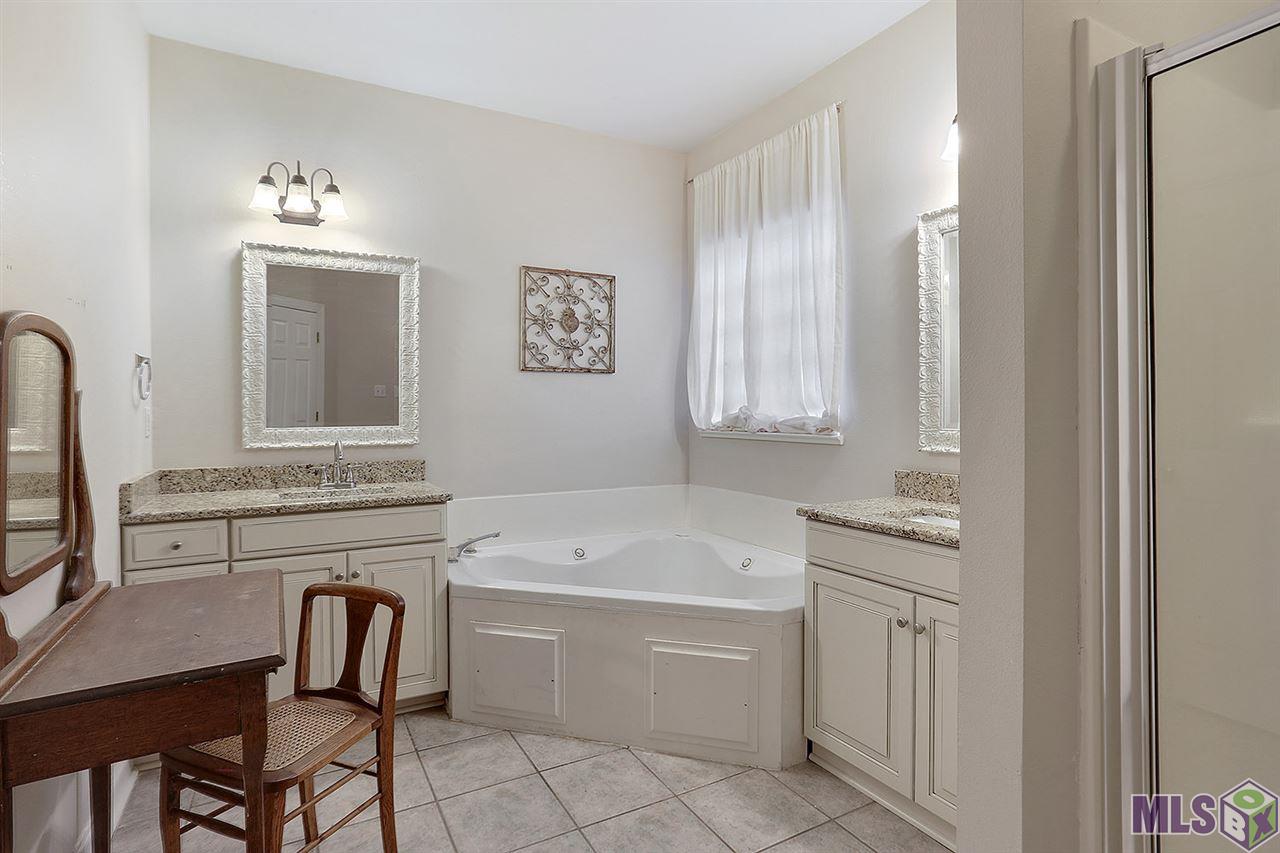 2007 Hunters Trail Drive Baton Rouge, LA 70816 - Photo 8 of 12 Master Bath