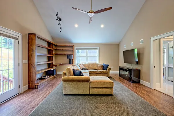 $1,325,000 | 340 Autumn Trail, Franklin, NC 28734