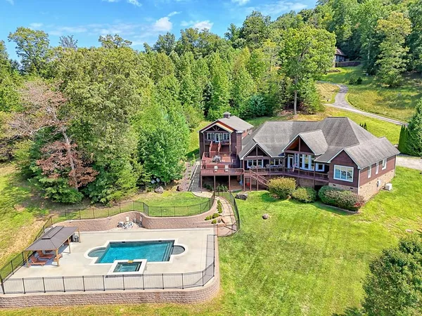 $1,325,000 | 340 Autumn Trail, Franklin, NC 28734