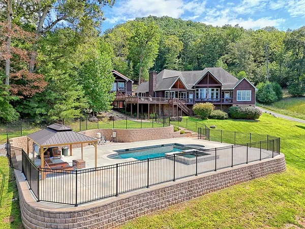 $1,325,000 | 340 Autumn Trail, Franklin, NC 28734