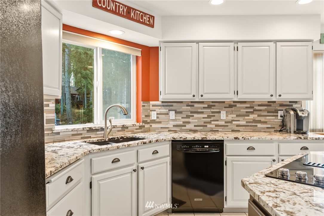 2350 East Phillips Lake Loop Road Shelton, WA 98584 - Photo 8 of 40 Gallery Image 8